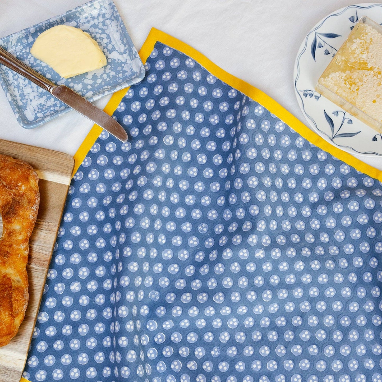 Royal Triple Dot Napkin: Individual