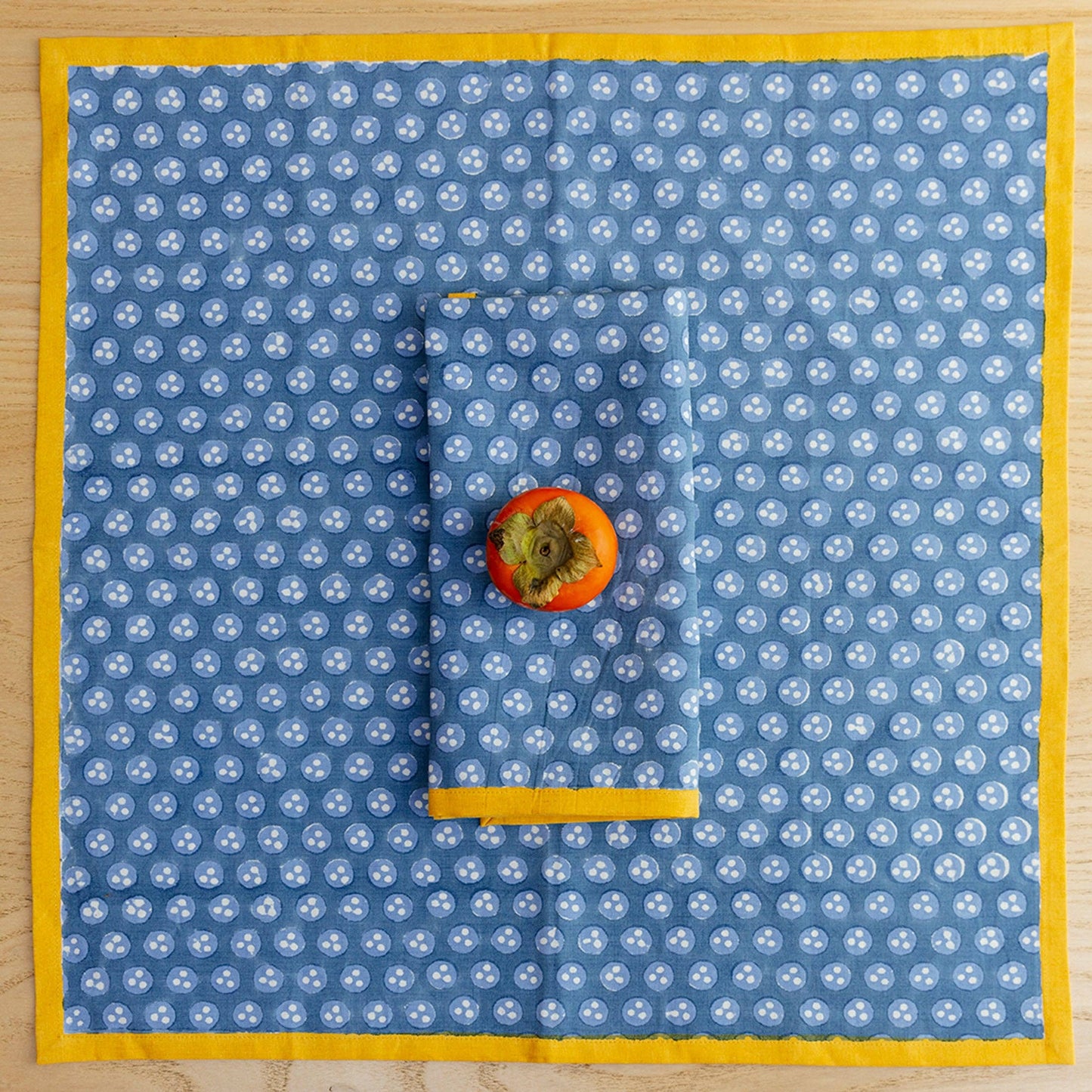 Royal Triple Dot Napkin: Individual
